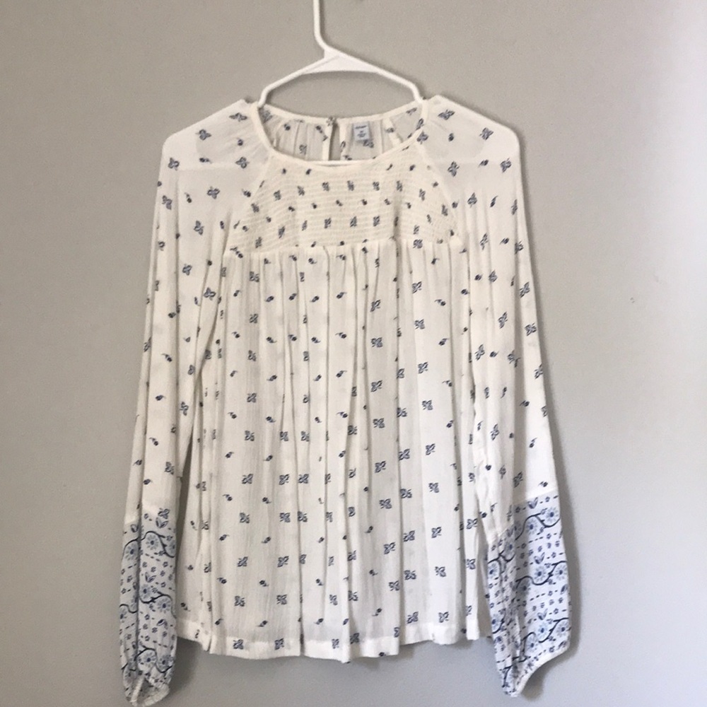 Old Navy blue and white blouse